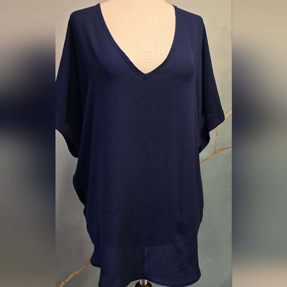 Lush Navy V-Neck Relaxed Top S/M